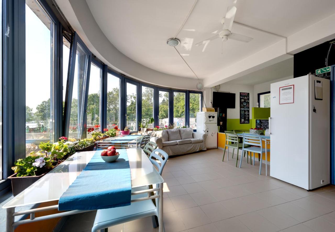 Island Hostel Budapest (Adults Only) Luaran gambar The "round room" at the Institute of Molecular Biology and Biophysics