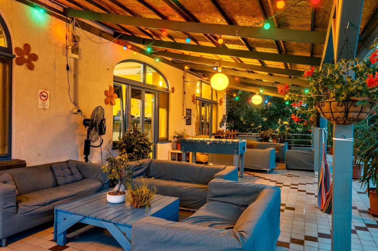 Island Hostel Budapest (Adults Only) Luaran gambar The terrace of the restaurant